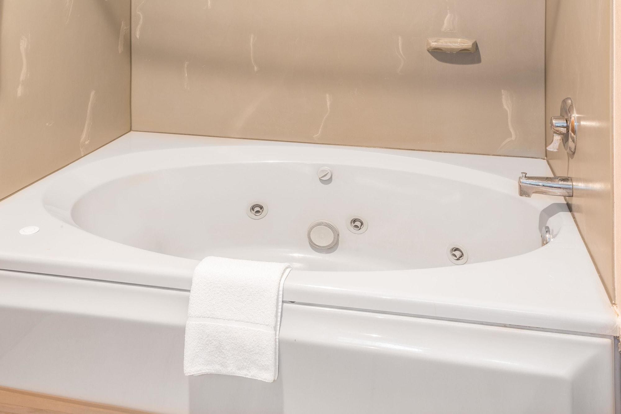 Days Inn By Wyndham Tiffin Ngoại thất bức ảnh