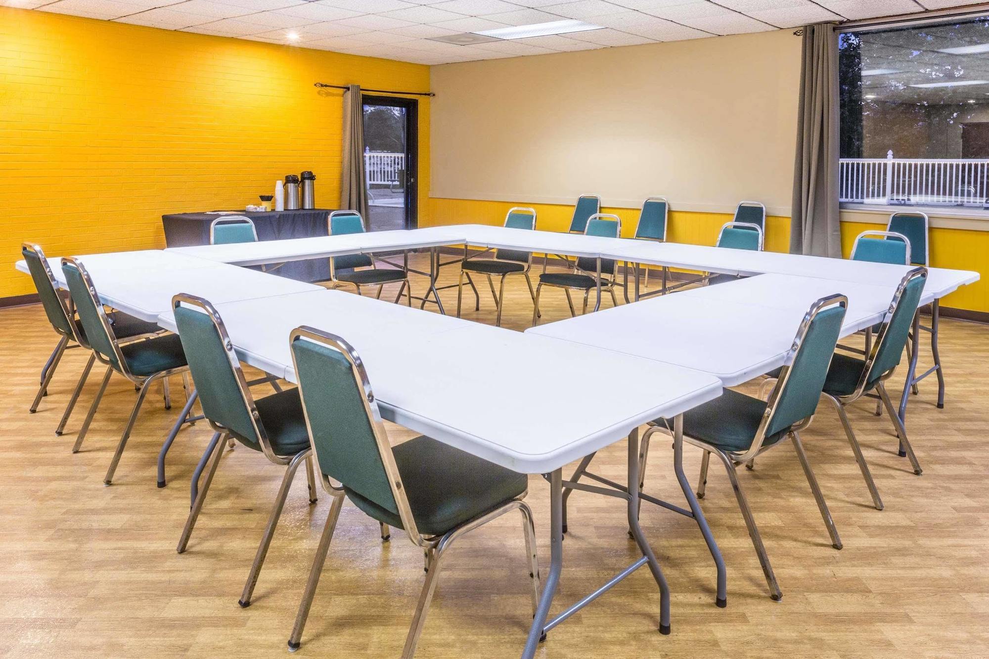 Days Inn By Wyndham Tiffin Ngoại thất bức ảnh