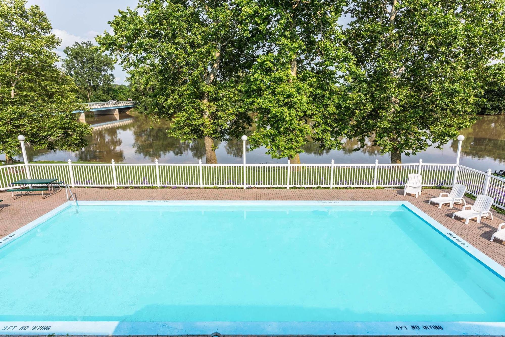 Days Inn By Wyndham Tiffin Ngoại thất bức ảnh